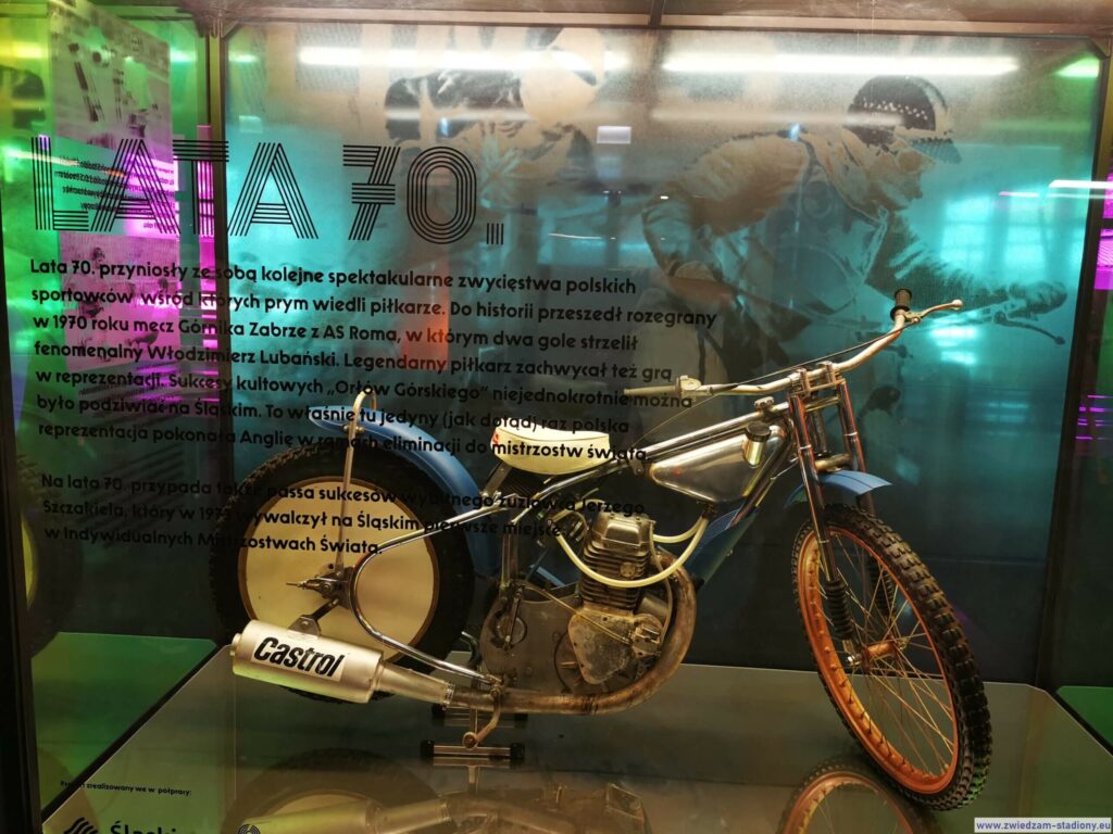 motocykl żużlowy w muzeum na stadionie śląskim