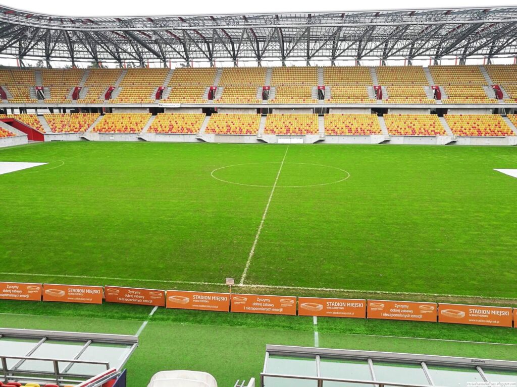 widok z trybuny VIP na stadionie w Białymstoku