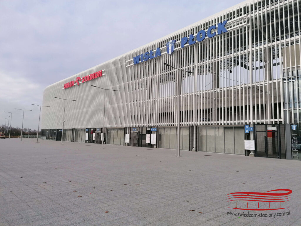 stadion płock - fasada stadionu