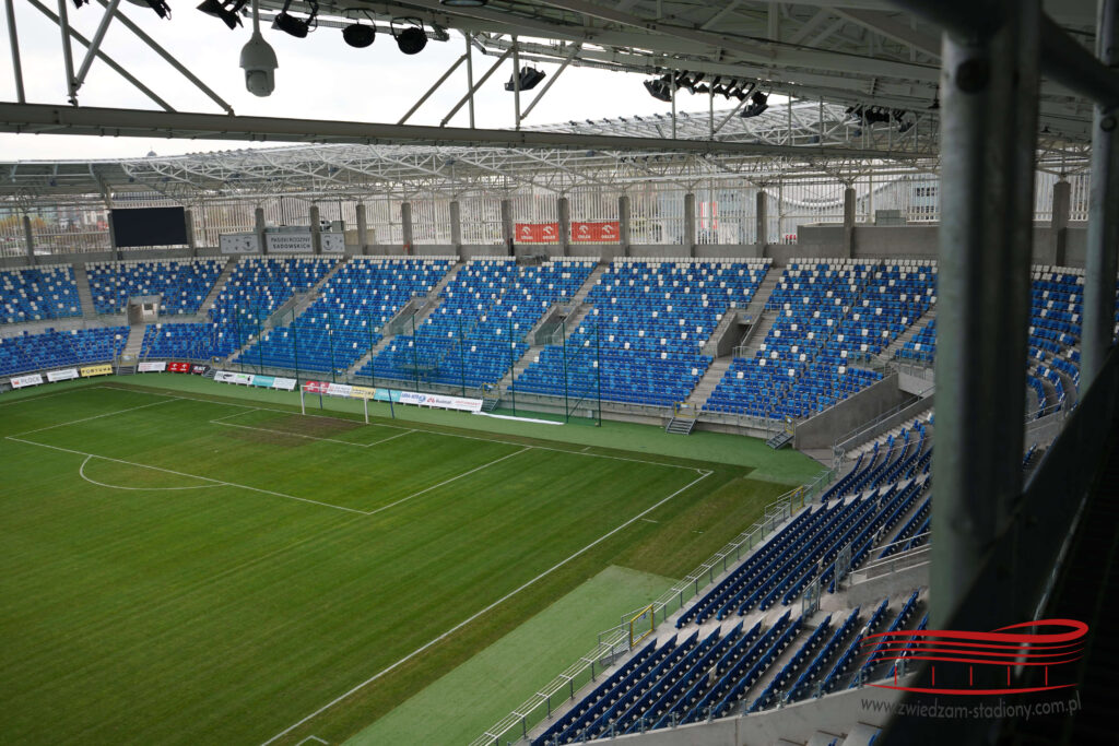 stadion płock - widok na trybunę