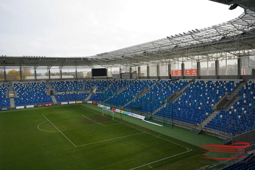 stadion płock - widok na trybunę ultras
