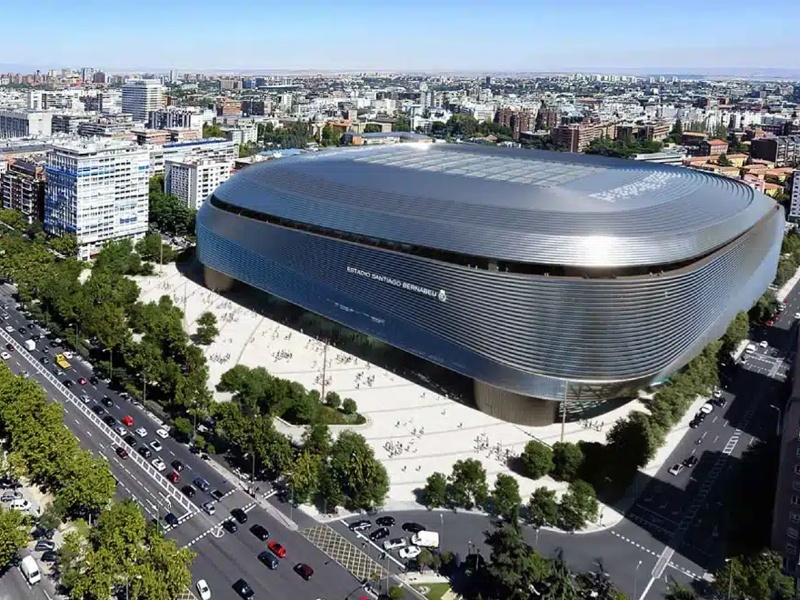 Santiago Bernabeu w ciągu dnia